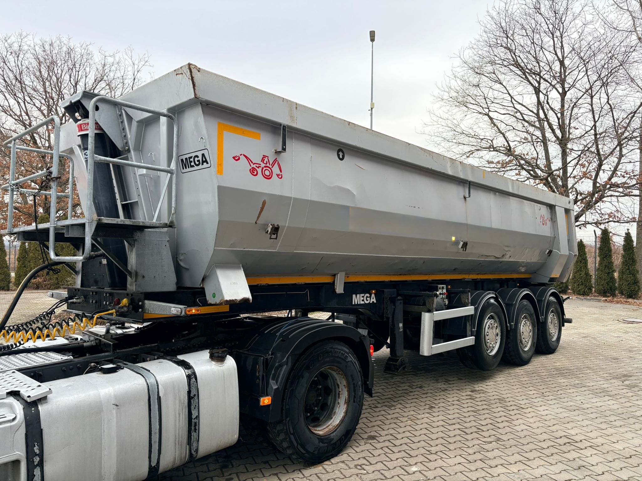 MEGA MNW NACZEPA WYWROTKA 27m3